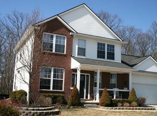 1225 Still Valley Dr, Howell, MI 48855