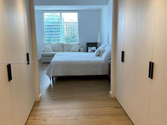 5th image of 201 Crandon Blvd APT 831
