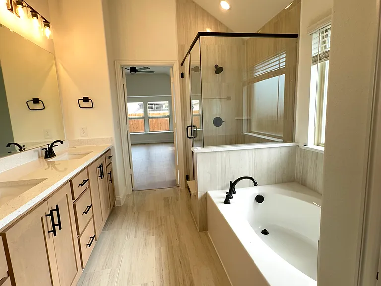 1704 Jaycreek Ct — Photo 9