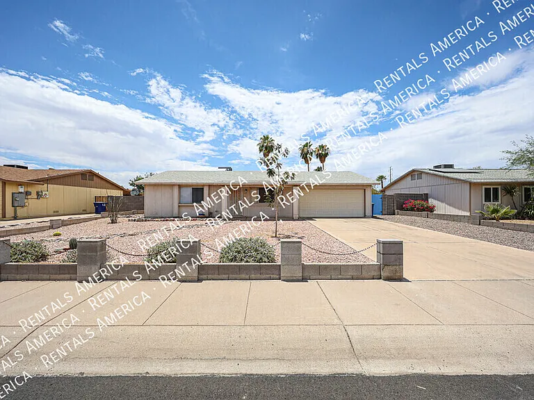 1117 W Auburn Dr — Photo 2