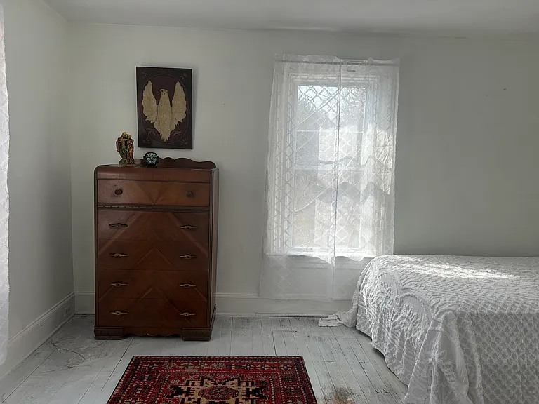 620 E Gansevoort St — Photo 16