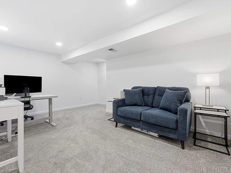11833 W Marlowe Pl — Photo 38