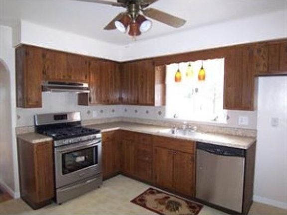 4th image of 2930 Tamarack Dr