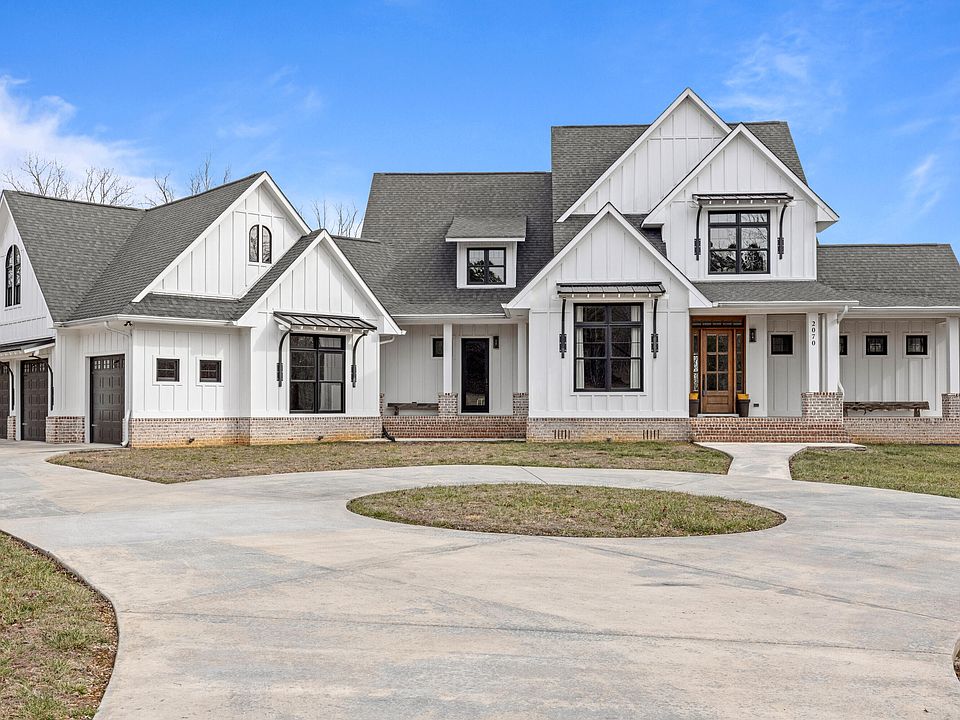 1st image of 2070 River Bluffs Dr