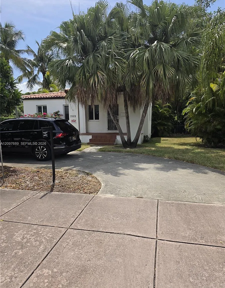 Coral Gables Flagler Stre — Photo 1