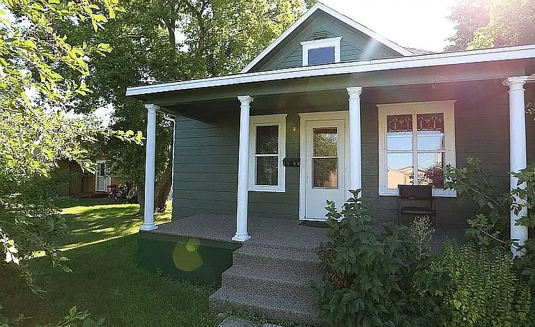 2 bed, $1,050 — Photo 1