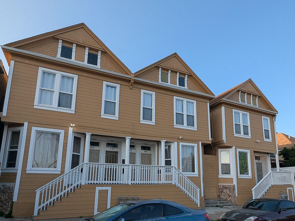 1st image of 524 York St #524