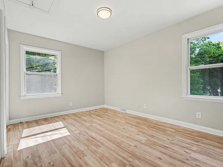 5439 Kerry Ln — Photo 13