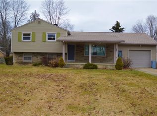872 Carlton Dr, Campbell, OH