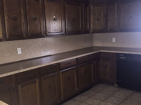 3rd image of 801 N Calle Del Cedro