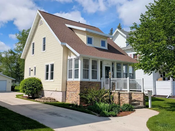 128 School St, Chilton, WI 53014