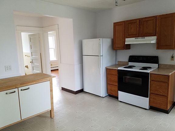 4th image of 768 Derby Ave Floor 2