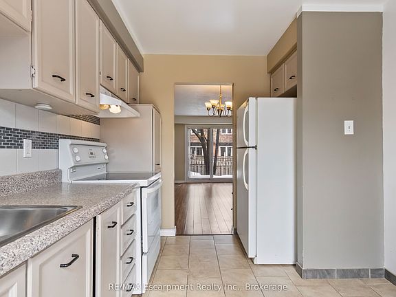 4th image of 750 Burnhamthorpe Rd E #25