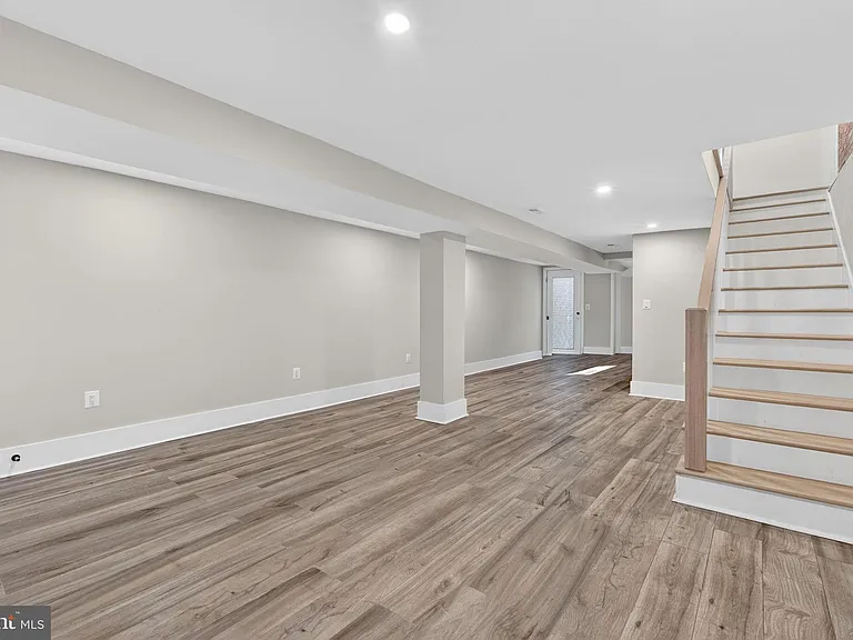 32 Adams St NW — Photo 36