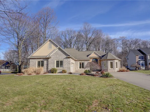 344 Cherry Creek Ln, Rochester, NY 14626