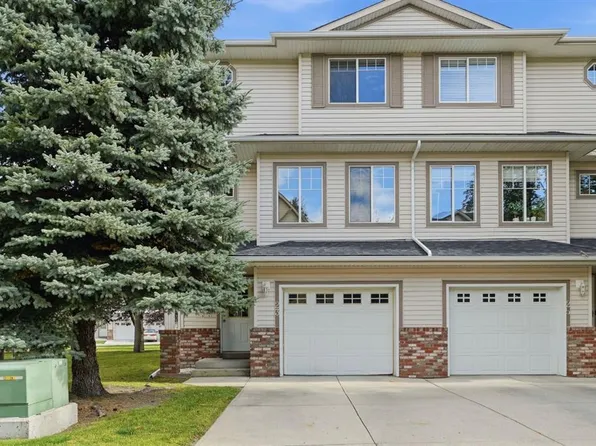 23 W Country Hills Cv NW, Calgary, AB T3K 5G7