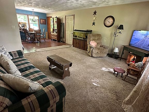 2nd image of 4 Boyd Dr