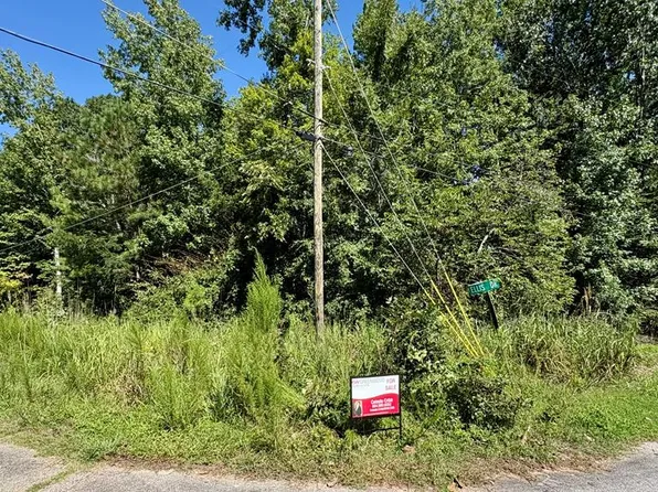 120 Brookside Dr, Greenwood, SC 29646