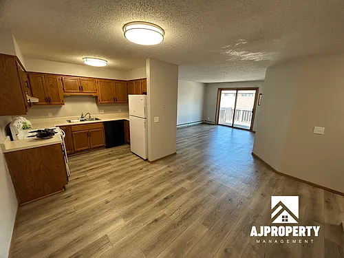1312 E Keystone Dr Photo 1