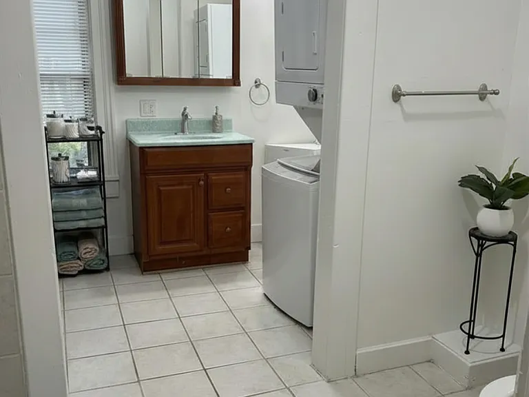 119 N Hamilton St #5 — Photo 6