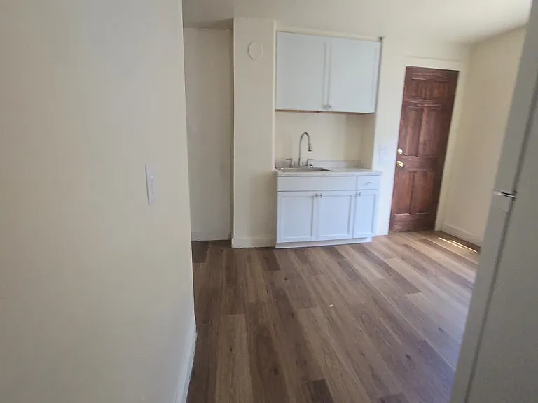 1556 W Mitchell St #1 — Photo 4