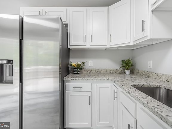 5th image of 1510 Hickory Wood Dr