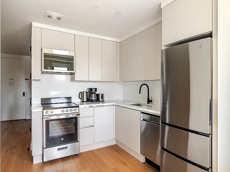 130 Hope St #610A — Photo 4