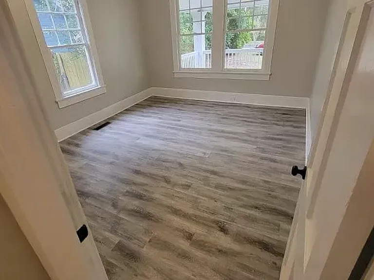 805 E Clay St — Photo 15