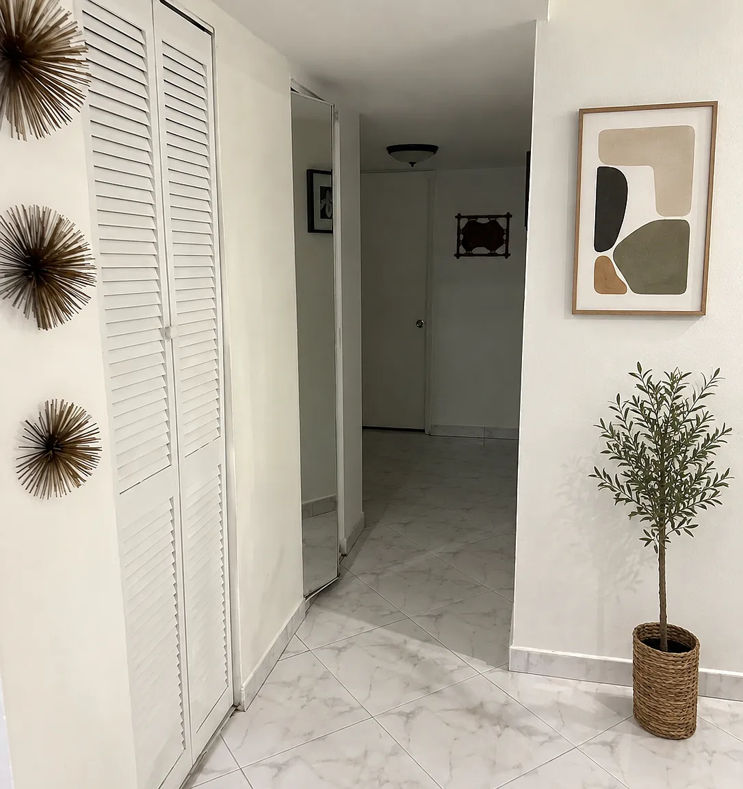 3 bed, 1296 sqft, $2,450 — Photo 4