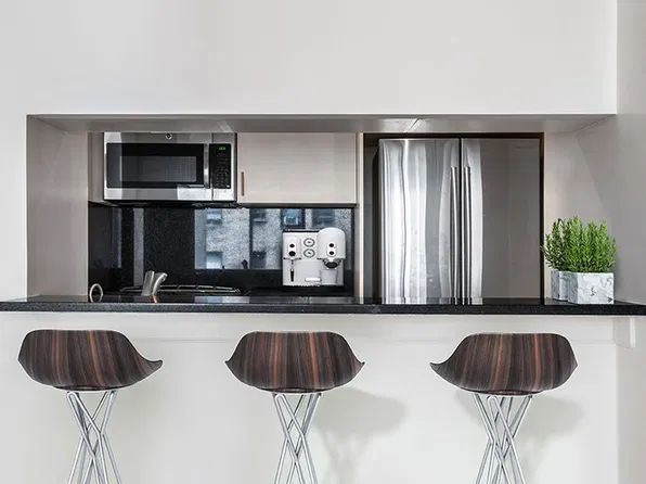 333 East 56th Street image 1 of 7