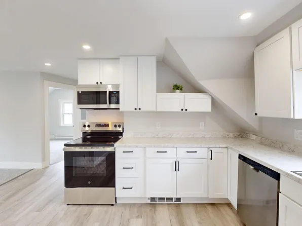 34 Columbia St Floor 3, North Attleboro, MA 02760