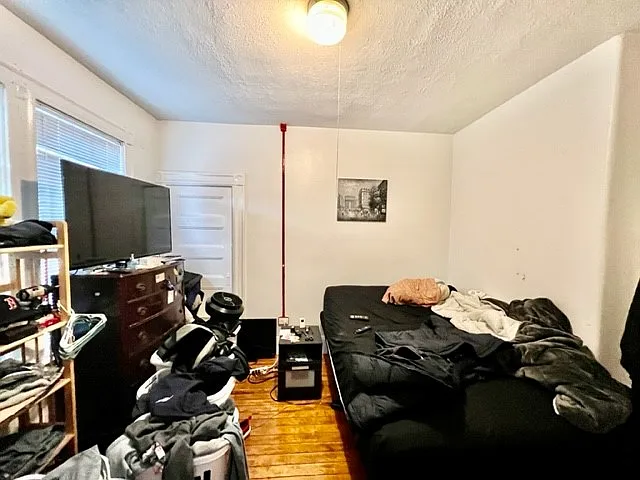 31 Thacher St #5R — Photo 11