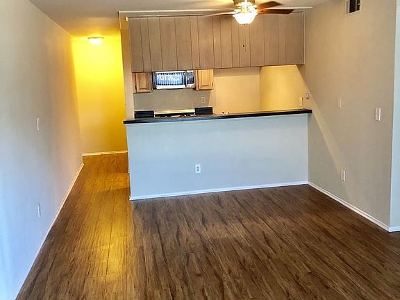 4th image of 14309 Sylvan St APT 208