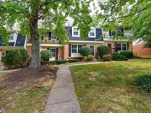 2nd image of 140 Deauville Ct