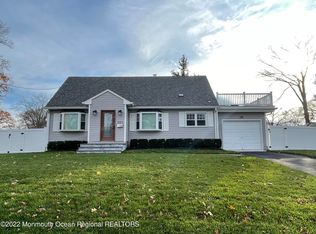 282 Berger Ave, Oakhurst, NJ