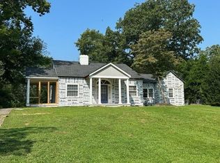 1383 Riverside Dr, Gainesville, GA 30501