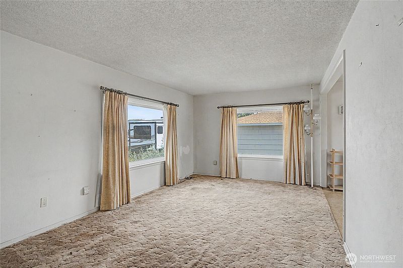 3rd image of 1102 Dobson Road E