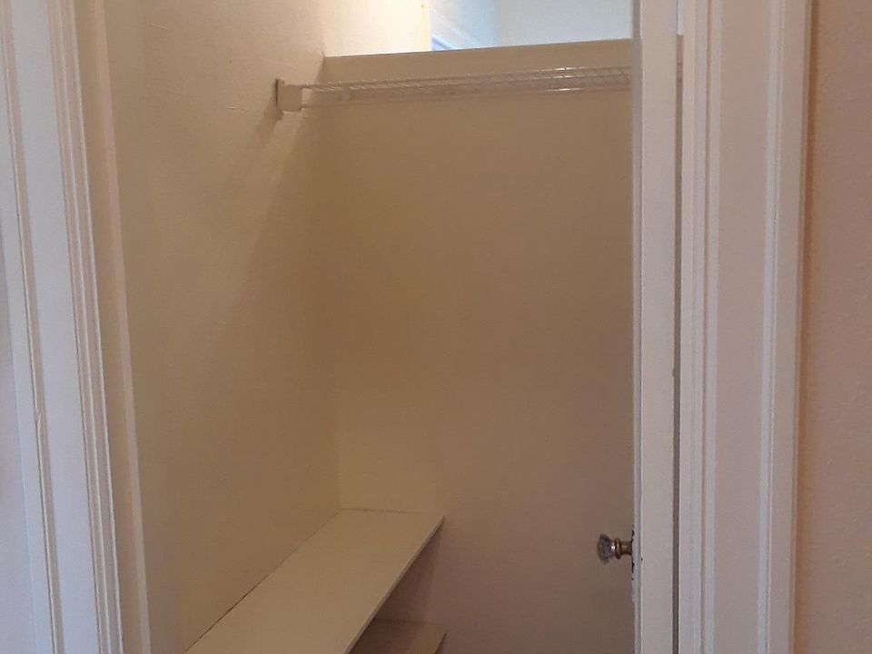 1st image of 2325 10th Ave E APT 302