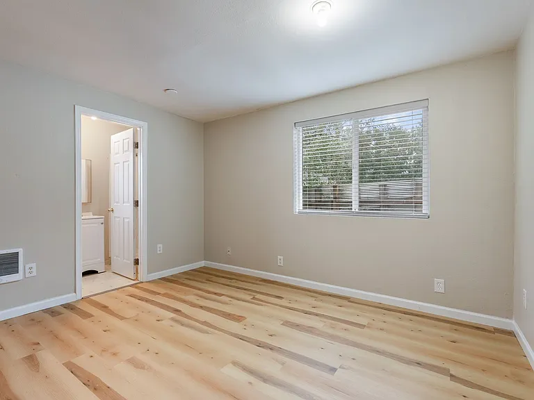 6028 NE Ainsworth St #D — Photo 6