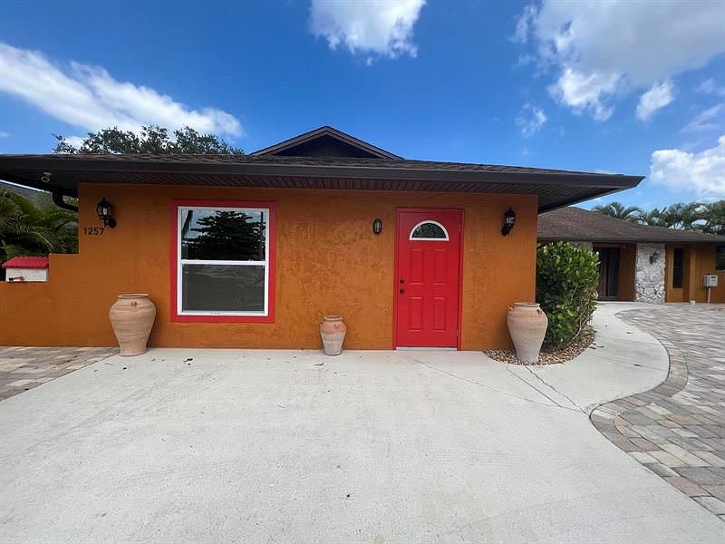 1st image of 1257 SE Airoso Blvd #2