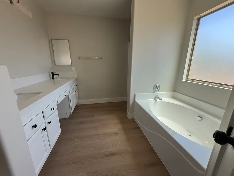 4549 N 111th Dr — Photo 10