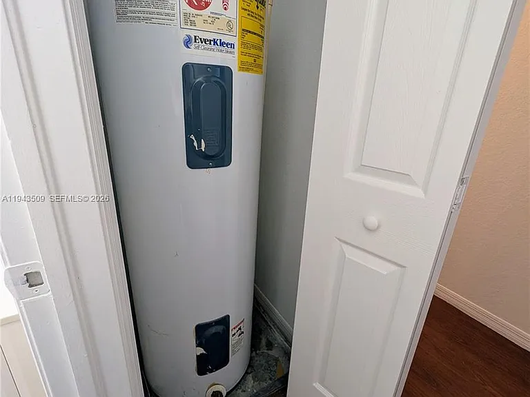 825 SW 6th Pl — Photo 27