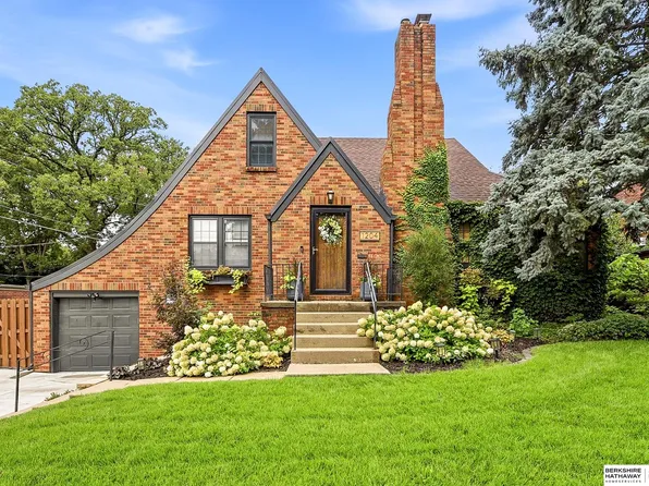 1204 S 61st St, Omaha, NE 68106