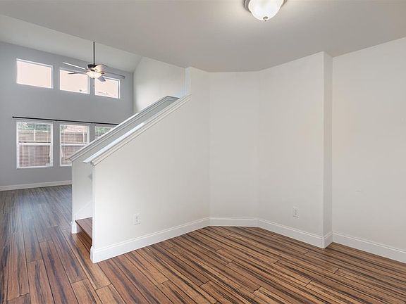 5th image of 9888 Fleetwood Dr