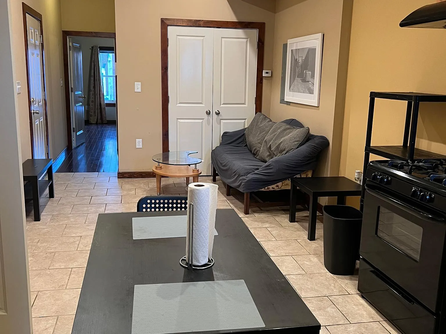 2 bed, 950 sqft, $1,800 — Photo 2