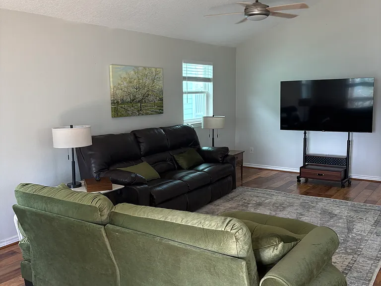823 Hawthorne Rd — Photo 5