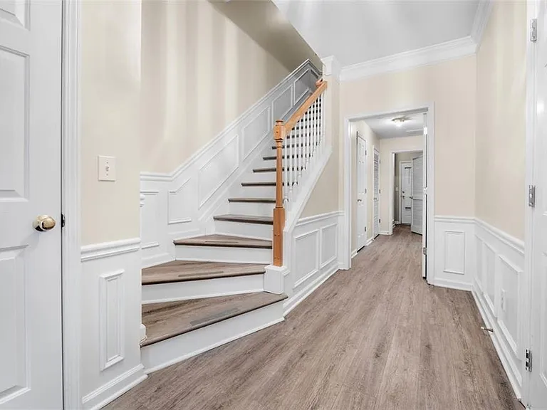 3944 Howell Park Rd — Photo 4