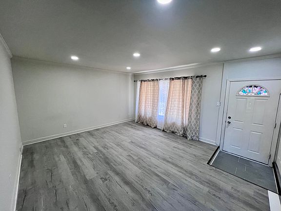 3rd image of 4709 Gerald St