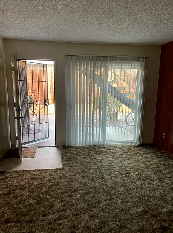 4658 E Mountain View Dr — Photo 3