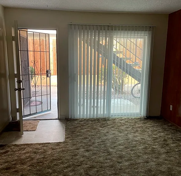 4658 E Mountain View Dr #3 — Photo 3